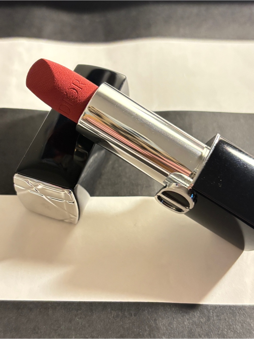 💄DIOR Fullsize 720 Icône Rouge Dior
Velvet Lipstick! $49Ret Brand New In Box